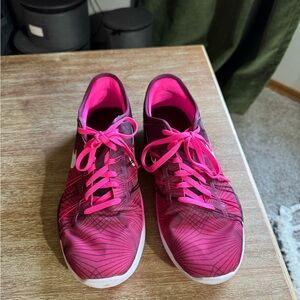 Nike Women's Fuchsia and Black Sneakers